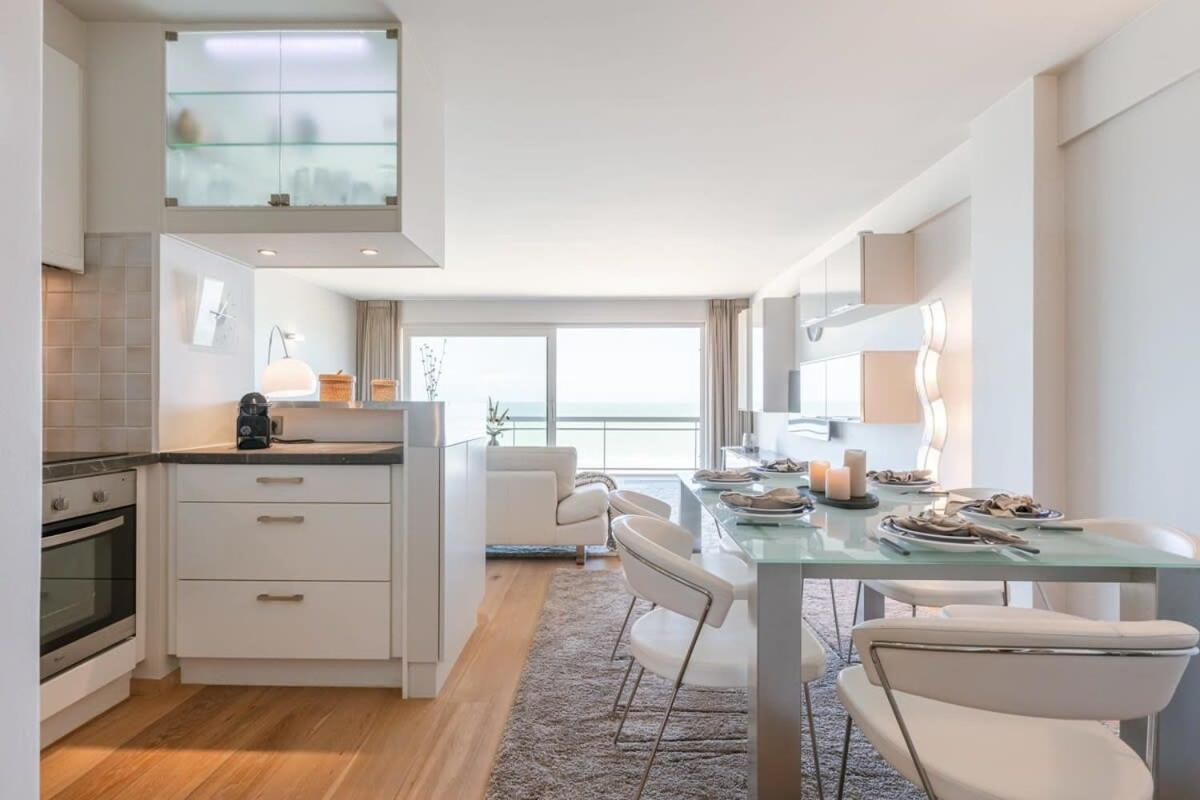 Huswell - Apartment With Stunning Sea View In Middelkerke Buitenkant foto