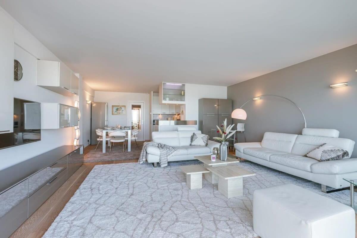 Huswell - Apartment With Stunning Sea View In Middelkerke Buitenkant foto