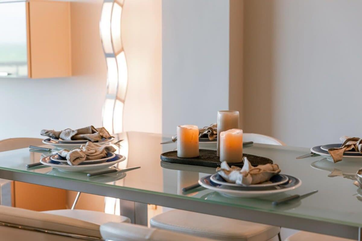 Huswell - Apartment With Stunning Sea View In Middelkerke Buitenkant foto