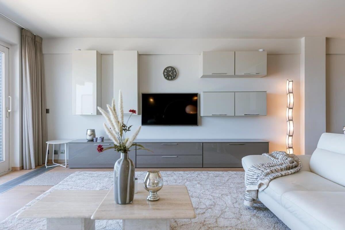 Huswell - Apartment With Stunning Sea View In Middelkerke Buitenkant foto